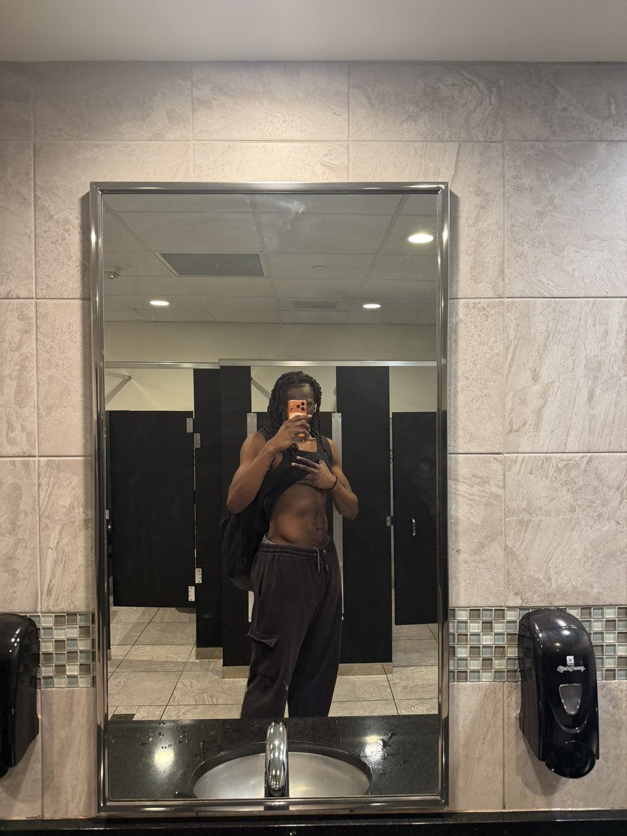 🙂‍↕️ tweet media