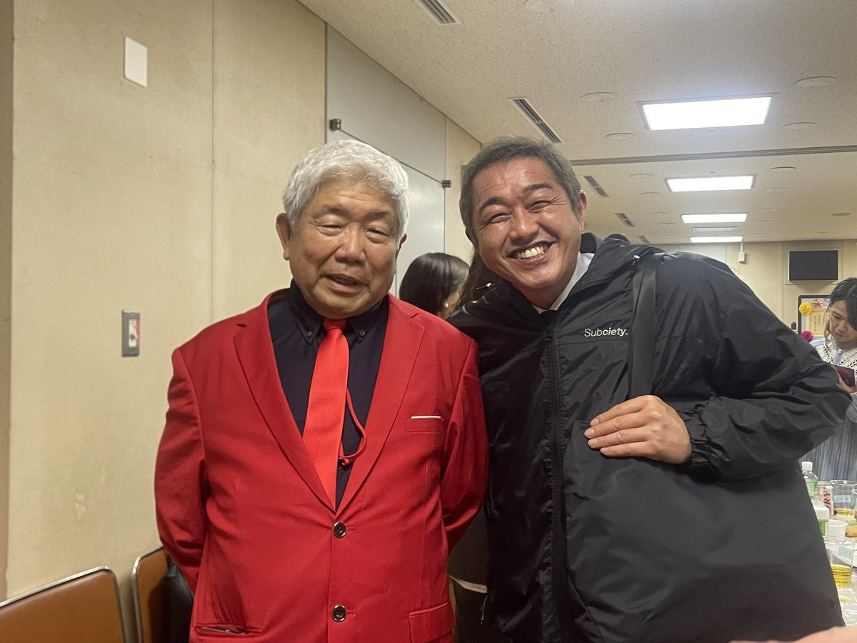 完全に二日酔いですよ！w

お祝い事でね、横須賀でお芝居について熱く語り合う楽しい夜を過ごしましたー！

横田さん、本当におめでとう御座います！！

これからもお身体にお気をつけて、ご活躍くださいませ！！

僕もいつか横須賀でお芝居したい！！