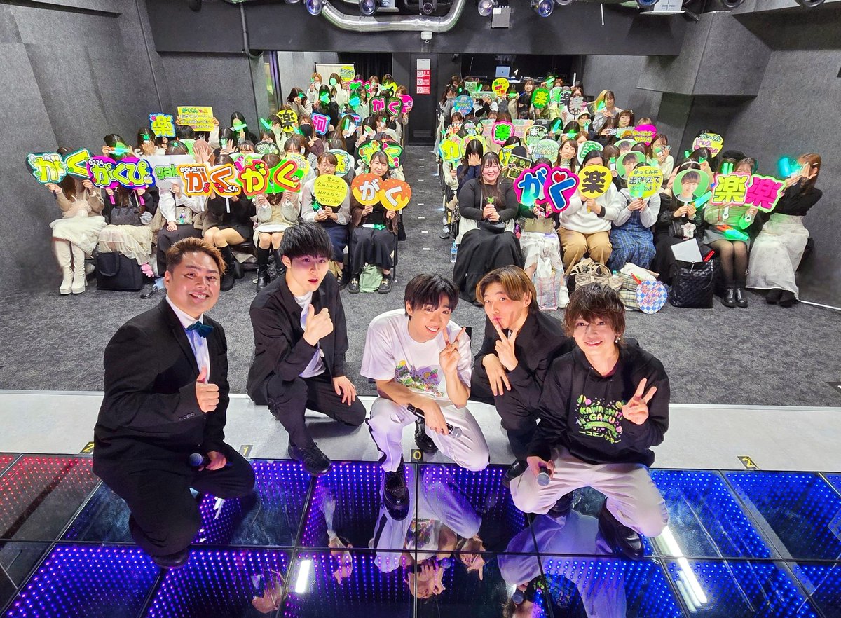 MORITA_YUUKI's tweet photo. 昨日は楽の1stソロ公演でした❕

復帰一発目のライブだったから
楽の良さが最大限に出る公演にしたくて…👍
ファンの皆さんの笑顔や涙が会場で見れて
僕も最後思わず泣いちゃいましたし、
大成功だったと僕は思います！！

本当に皆さんありがとうございました‼️

写真の詳細はALT見て🤗

今回の公演で披露したオリジナル曲３曲、好評だったらサブスクとか考えようかな🤔

さぁ次は4月4日(土)
イオンモール幕張新都心❕
チケット販売中です🎟️
https://t.co/avlnDBPXYD

その次は4月18日(土)
河下楽2nd LIVE 大阪公演
@サンケイホールブリーゼ

5月以降も公演決まってるので
またご報告します🙇‍♂️

コエノサキ公演の会場限定グッズ
オンライン販売スタートしました！
https://t.co/OcEa1mYNSz