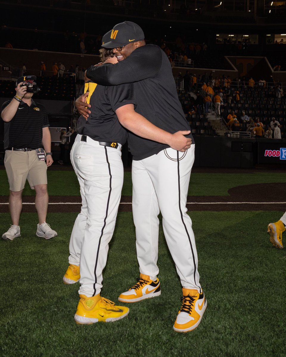 MizzouBaseball's tweet image. Road dub in Rocky Top 🤝

#MizzouNOW