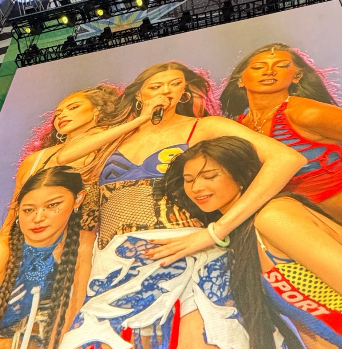 daily sophia tweet media