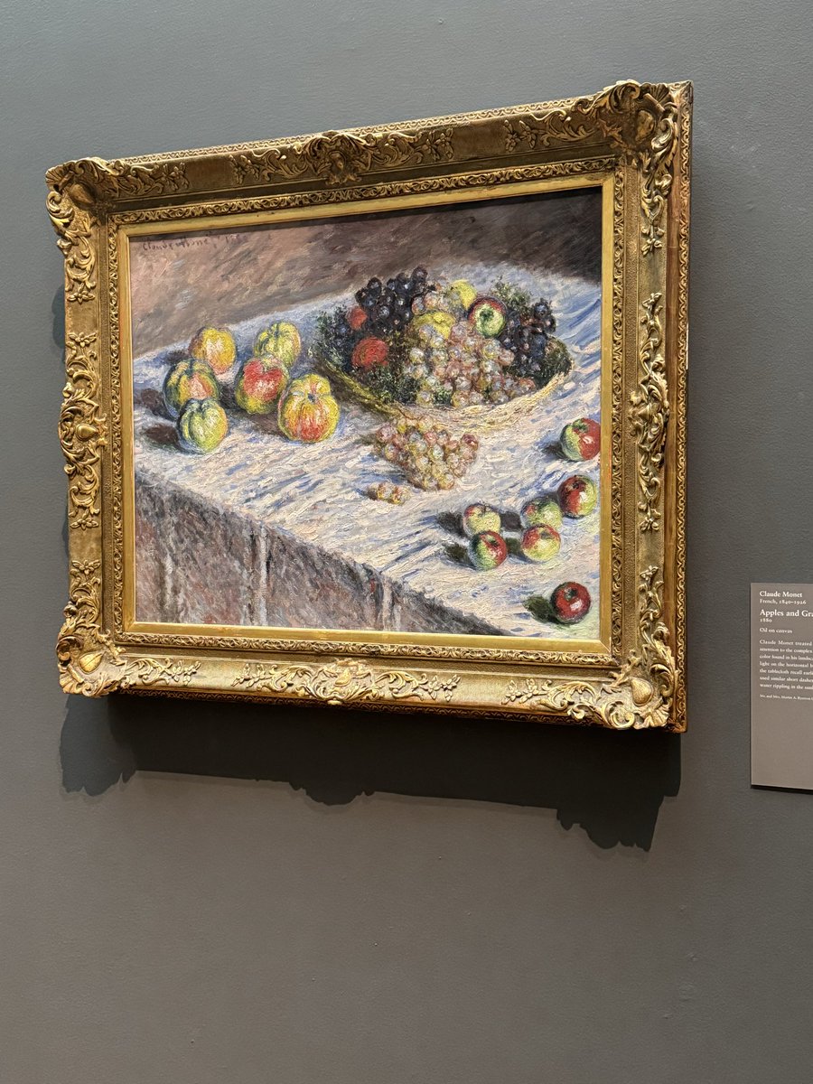 OhDagEmily's tweet photo. Having fun at the Chicago art museum (openly weeping at the monet collection) https://t.co/X4Y8oqfbPc