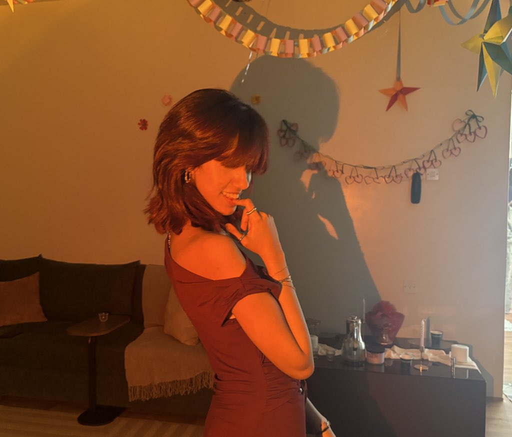 writtenbylana tweet media