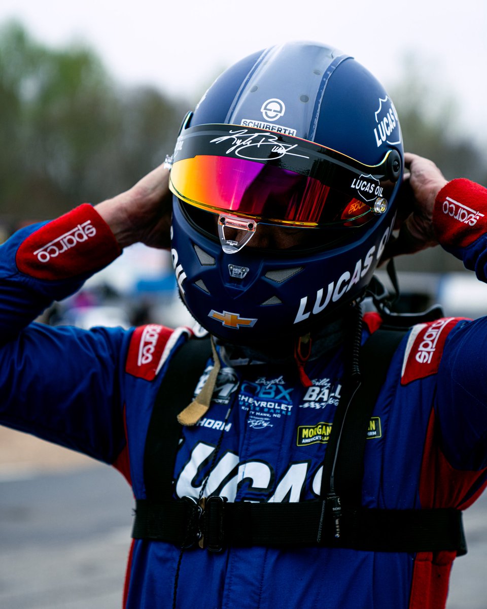 Kyle Busch tweet media