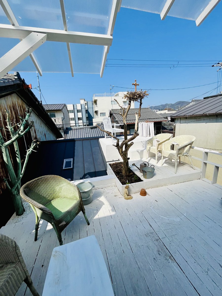 不在性書店 BE ABSENT tweet media