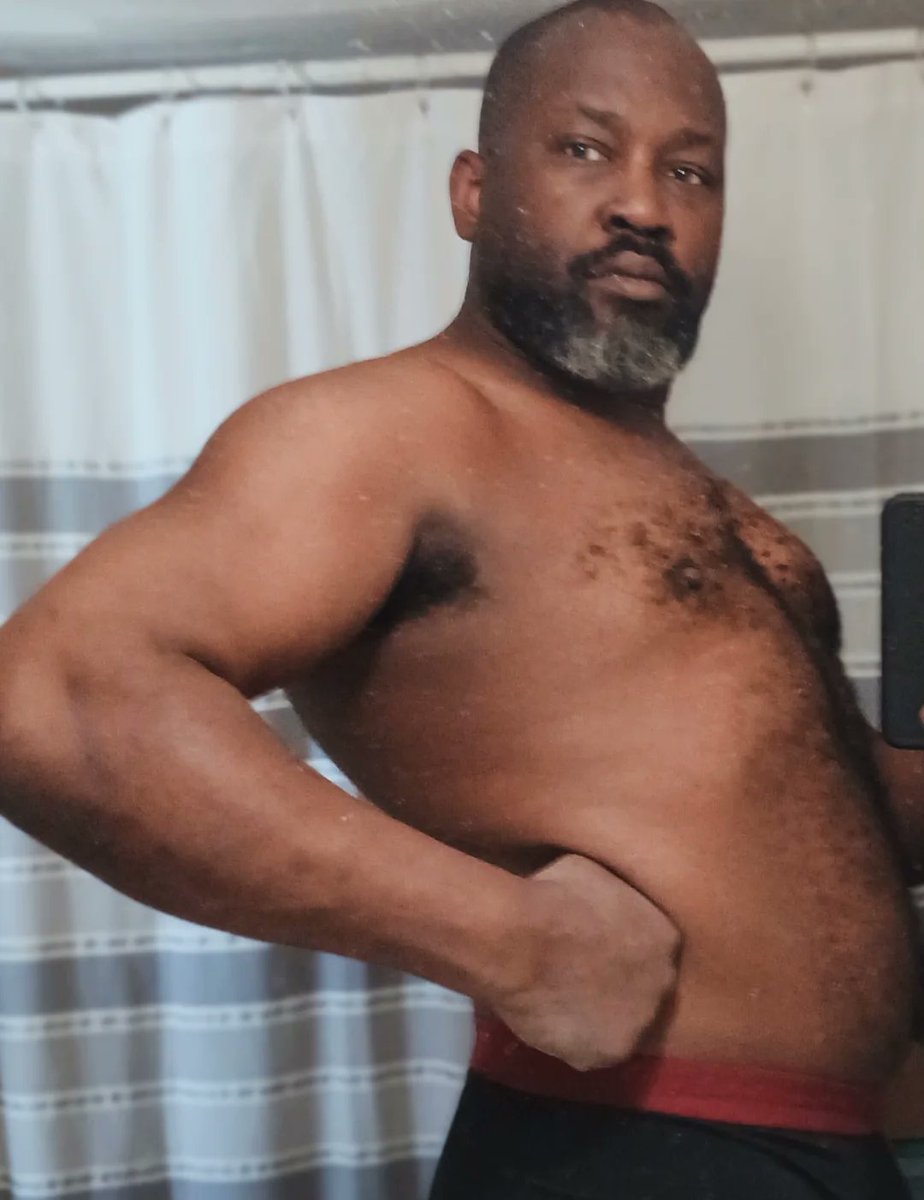 hairyfanboy's tweet photo. Feeling all #thickfit on this #flexfriday #bathroomphotoshoot #progresspics #FitnessJourney https://t.co/R5OdyvNYMC