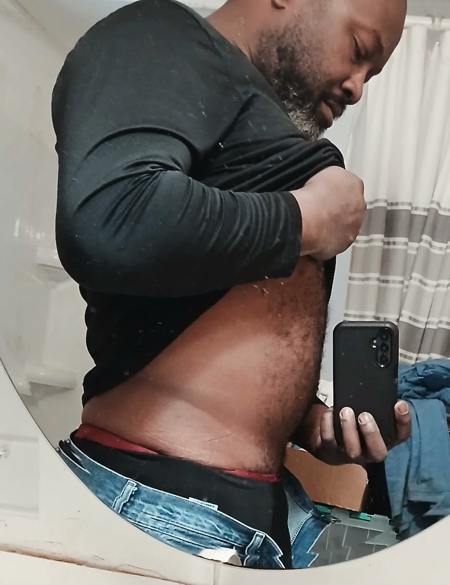 hairyfanboy's tweet photo. Feeling all #thickfit on this #flexfriday #bathroomphotoshoot #progresspics #FitnessJourney https://t.co/R5OdyvNYMC