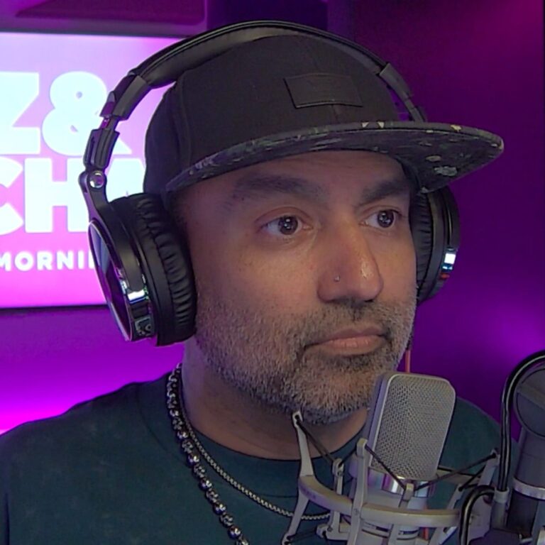 KiSS925's tweet image. Roz &amp;amp; Mocha's Fix My Life: Listener Andrea Can't Stop Fighting With Her Sister!

LISTEN NOW 🔗: bit.ly/4doKNor

#RozAndMocha #FixMyLife #FML