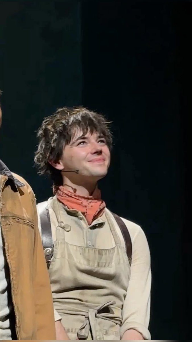 Zuzu 🌹🪑 tweet media