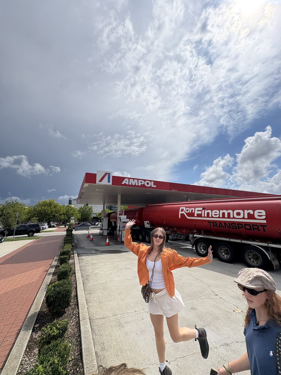 sam 🌟 tweet media