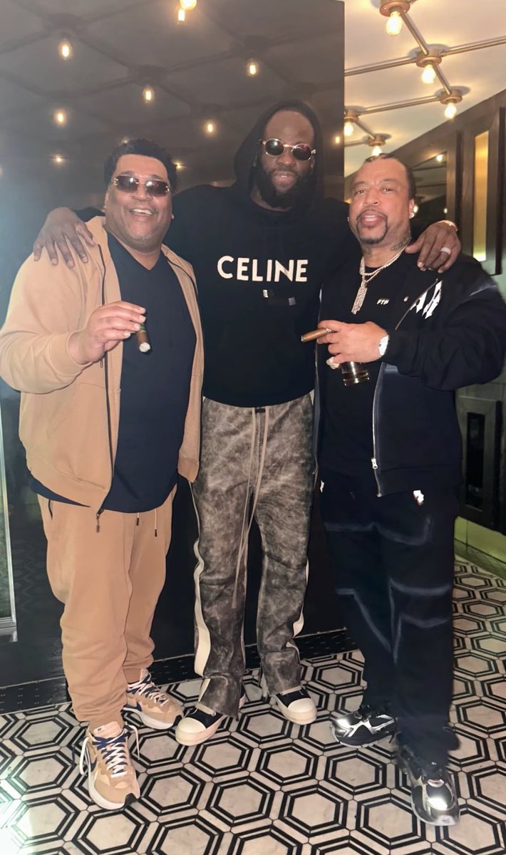 2Cool2Blog tweet media