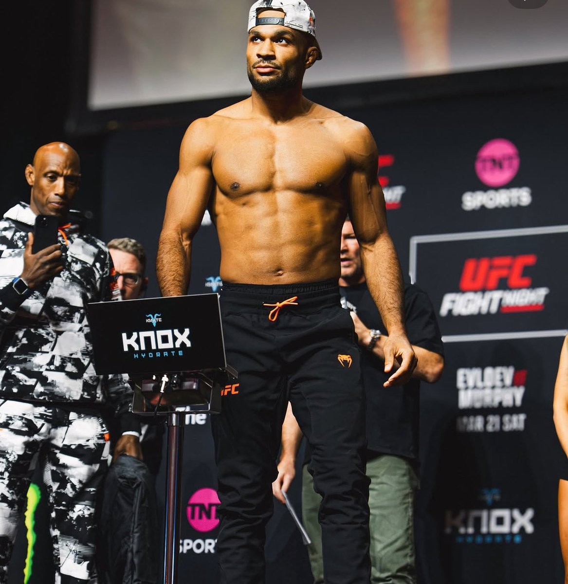 Ladieslovealex tweet media