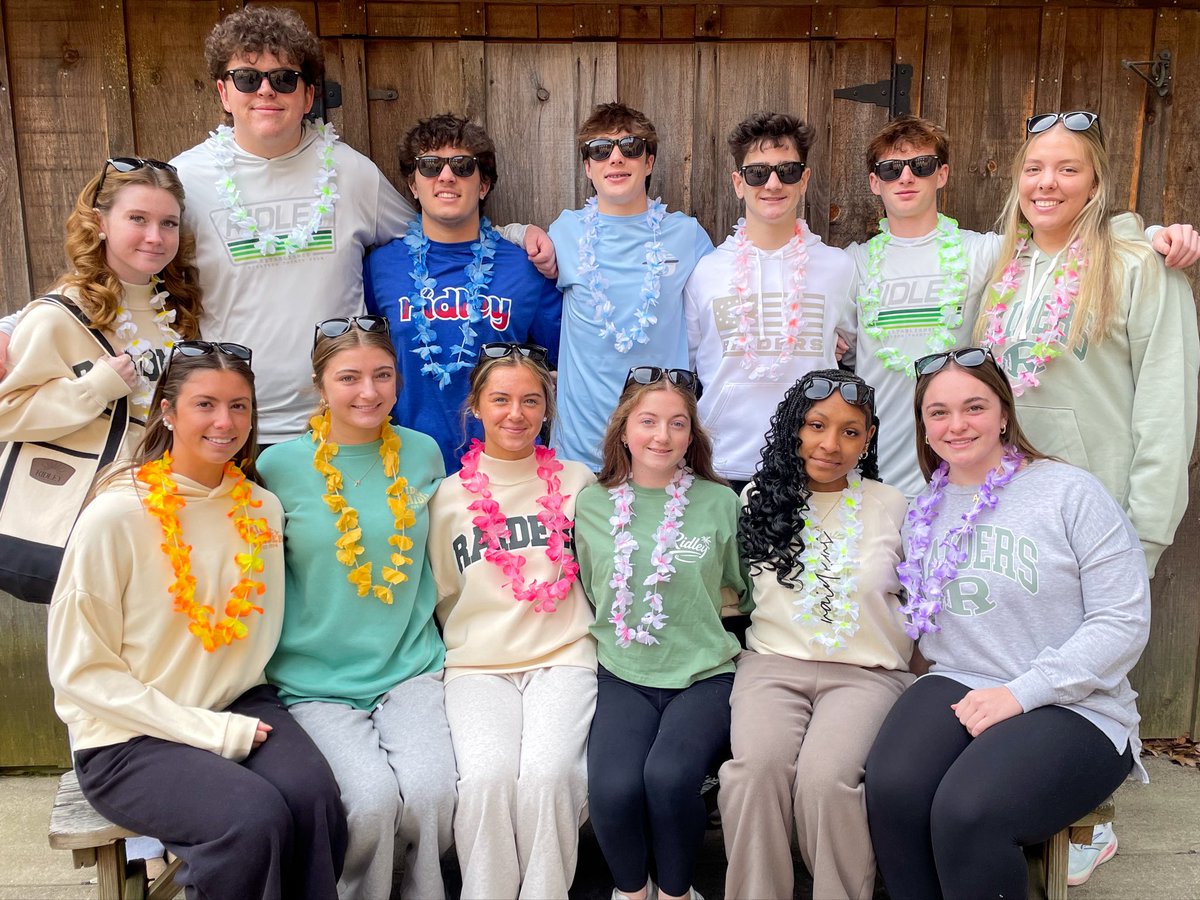 TheLocker_RHS's tweet image. This crew made it happen 🌊

Because of your support, this drop has been a huge success, with many items already SOLD OUT! 🙌

Thank you for continuing to support our #StudentRunCommunityDriven store. 

Restock coming after Spring Break. Stay tuned 👀

(not pictured: Jackie)