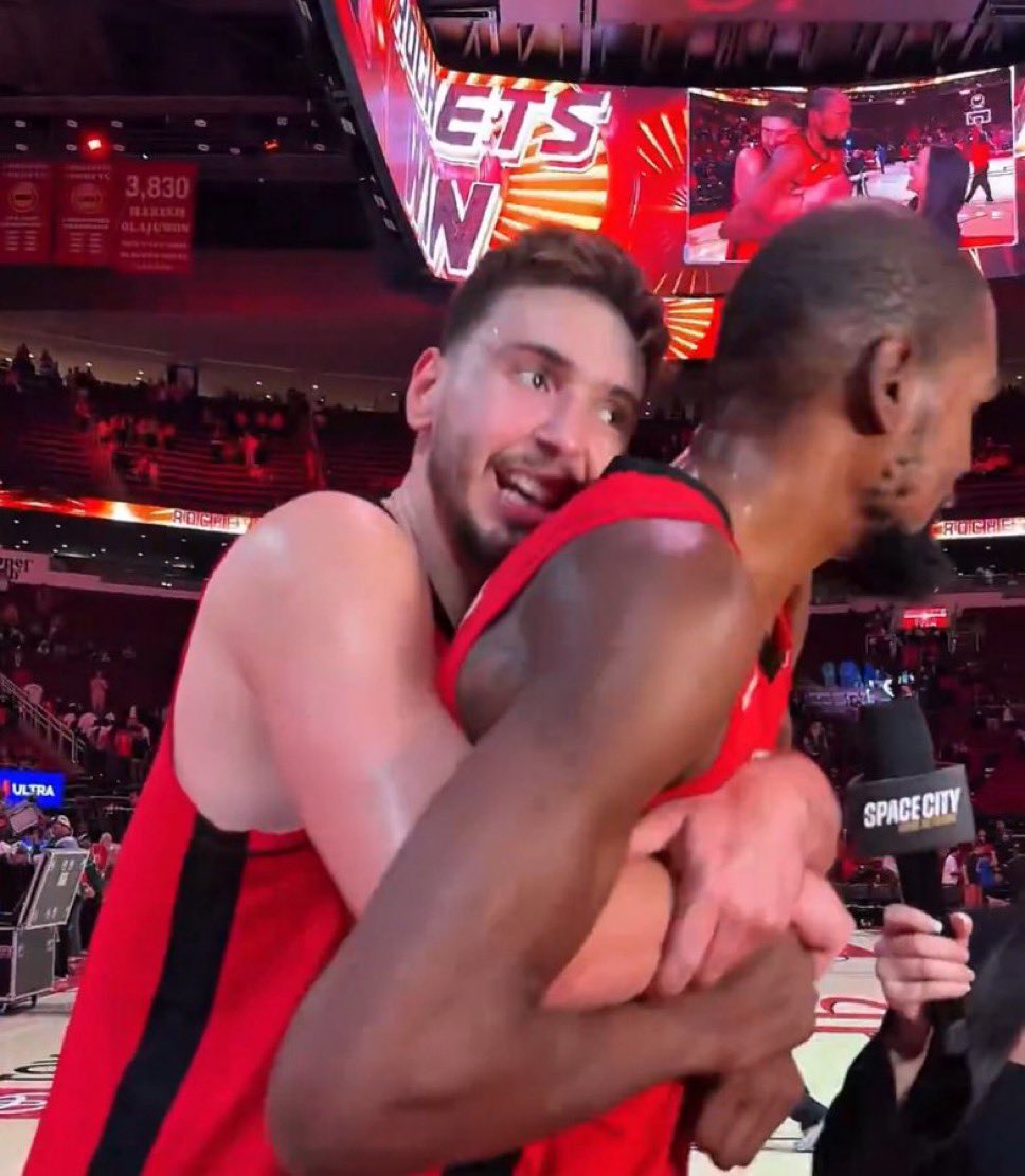 Rockets Lead tweet media