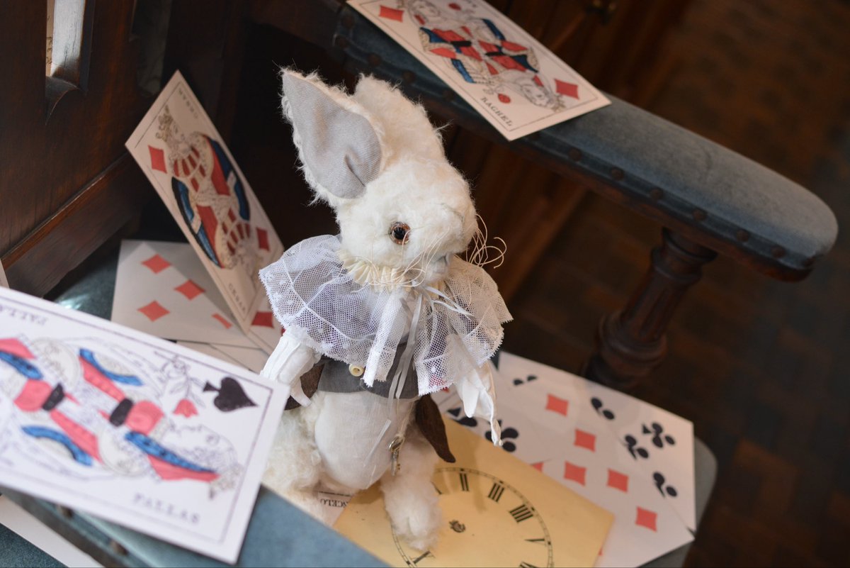 salon de SERAPHIM企画展
【アリス】
ヤン・シュヴァンクマイエルへの
オマージュ🐇

本日最終日です。
青梅散策しながらぜひお立ち寄り下さい＊

会期:2026.3.14(土)〜21(土)
時間:13:00-19:00
場所:東青梅salon de SERAPHIM

-Exhibition-
ayaguma  <a href="/ayaquo/">ayaguma</a> 
おぐらとうこ　<a href="/toko_ogura/">おぐらとうこ</a> 
雲母りほ