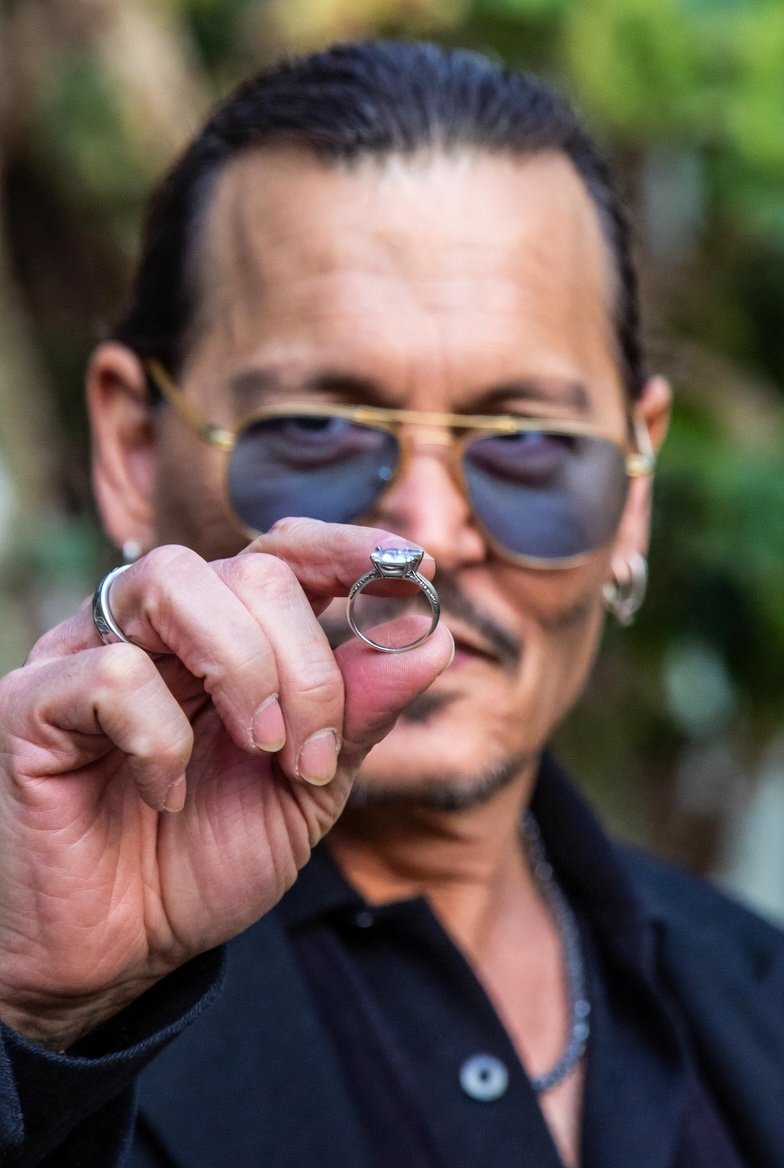 Johnny Depp (official) tweet media