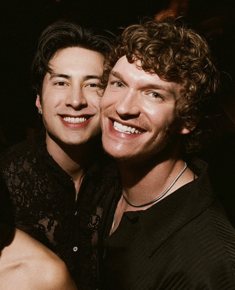 T — ♡⋆ tweet media