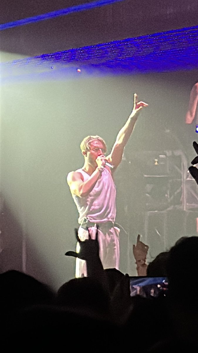 Damn <a href="/bbnomula/">bbno$ 👶🚫💰</a> puts on a hell of a show.