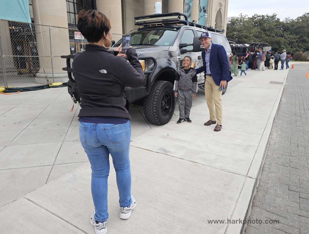 Bill Hark tweet media