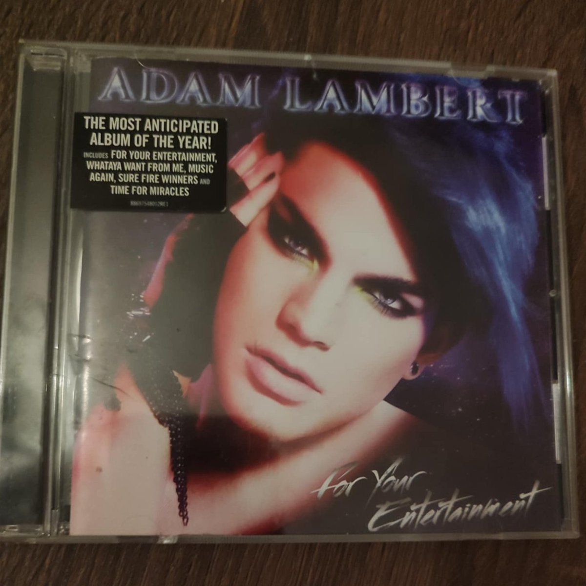<a href="/ThatEricAlper/">Eric Alper 🎧</a> Here's what arrived today!
In EU, Adam Lambert 's debut album "For Your Entertainment" 2009 💿was released with a different cover, so I looked for the American edition.
I've been listening to it for 17 years.
I would listen to it for the next 117...
Lord, what a voice! 🎧🎵🎤🙌💝
