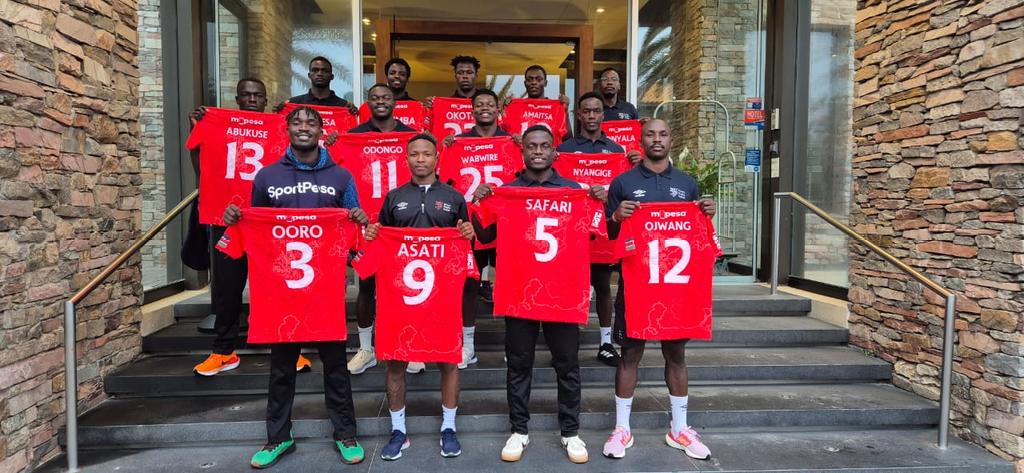 OfficialKRU's tweet image. Shirt presentation✅️
The hunt continues, in  just a few hours team 🇰🇪 begin the 🇺🇾 campaign #HSBCSVNS2
#Shujaa #Lionesses #RoadToChampionship
