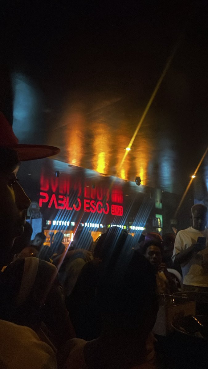 𝑰🍸 tweet media