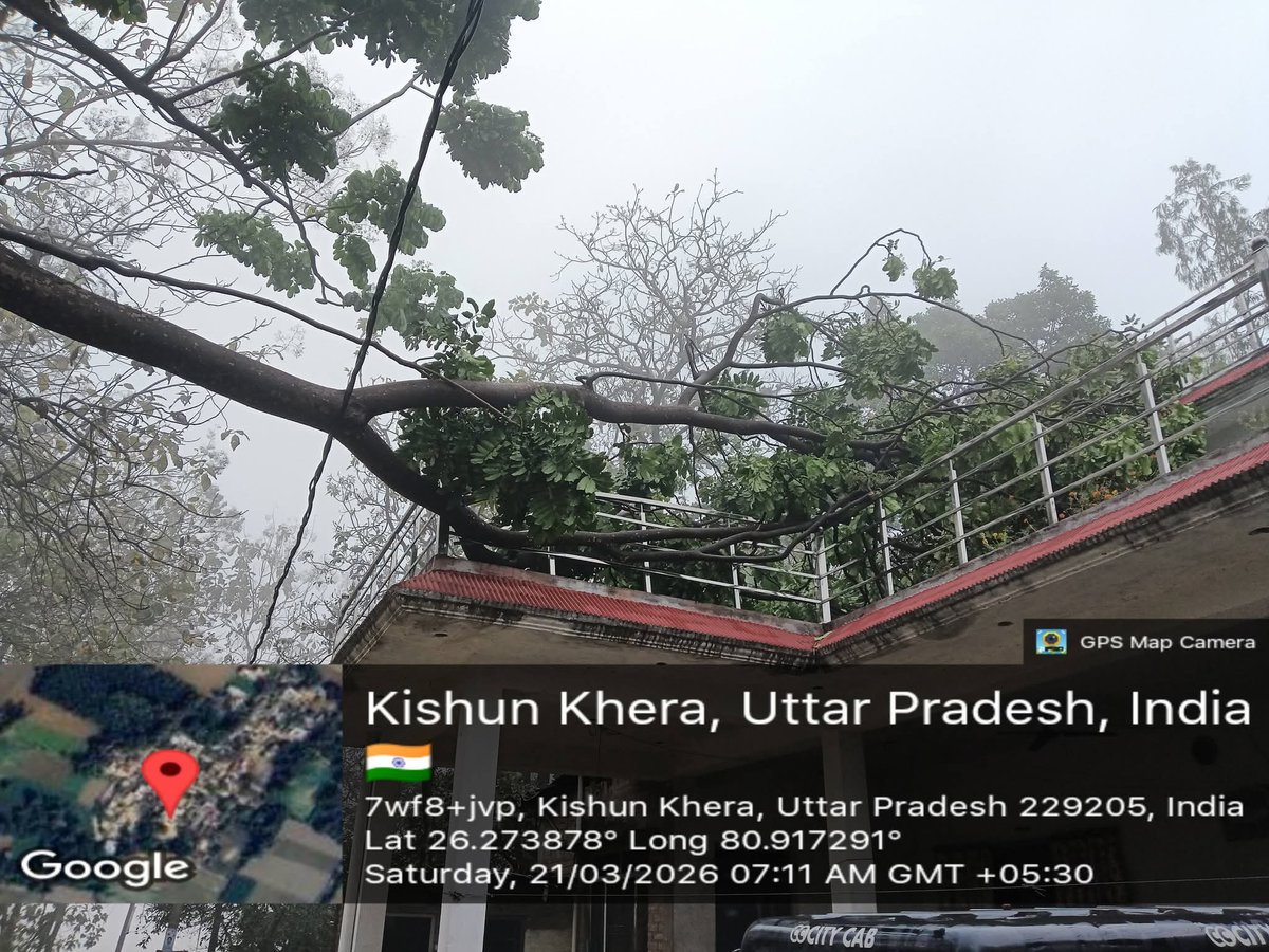 Dharmen08960242's tweet photo. लेखपाल किशुन खेड़ा  की लगातार अनदेखी पीड़ित को पारी भारी  टूट गई छत की रेलिंग बच गई लोगों की जान 1 वर्ष से लगातार पीड़ित द्वारा ऑनलाइन शिकायत को गलत रिपोर्ट से कर गया निक्षेपित भू माफिया के पक्ष में लगाई गई रिपोर्ट 
@bstvlive @myogiadityanath @myogioffice @dmraebareli @sdmlalgqnj https://t.co/wAdShEWgpk