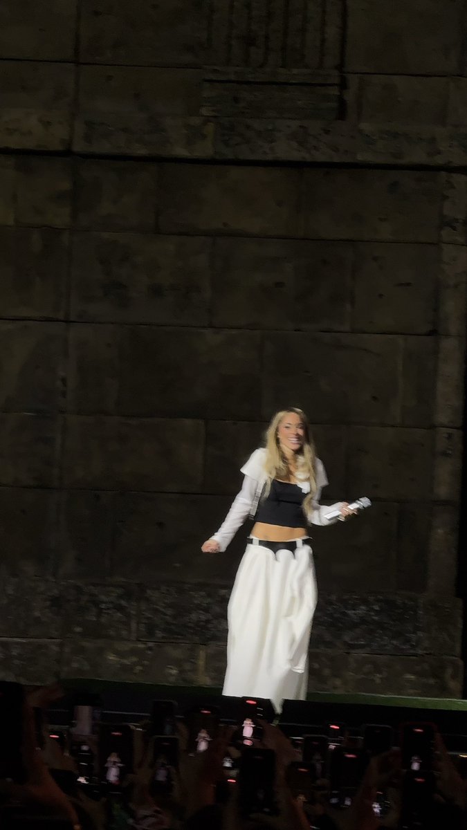 ro vio a shawn🧨🛸 tweet media