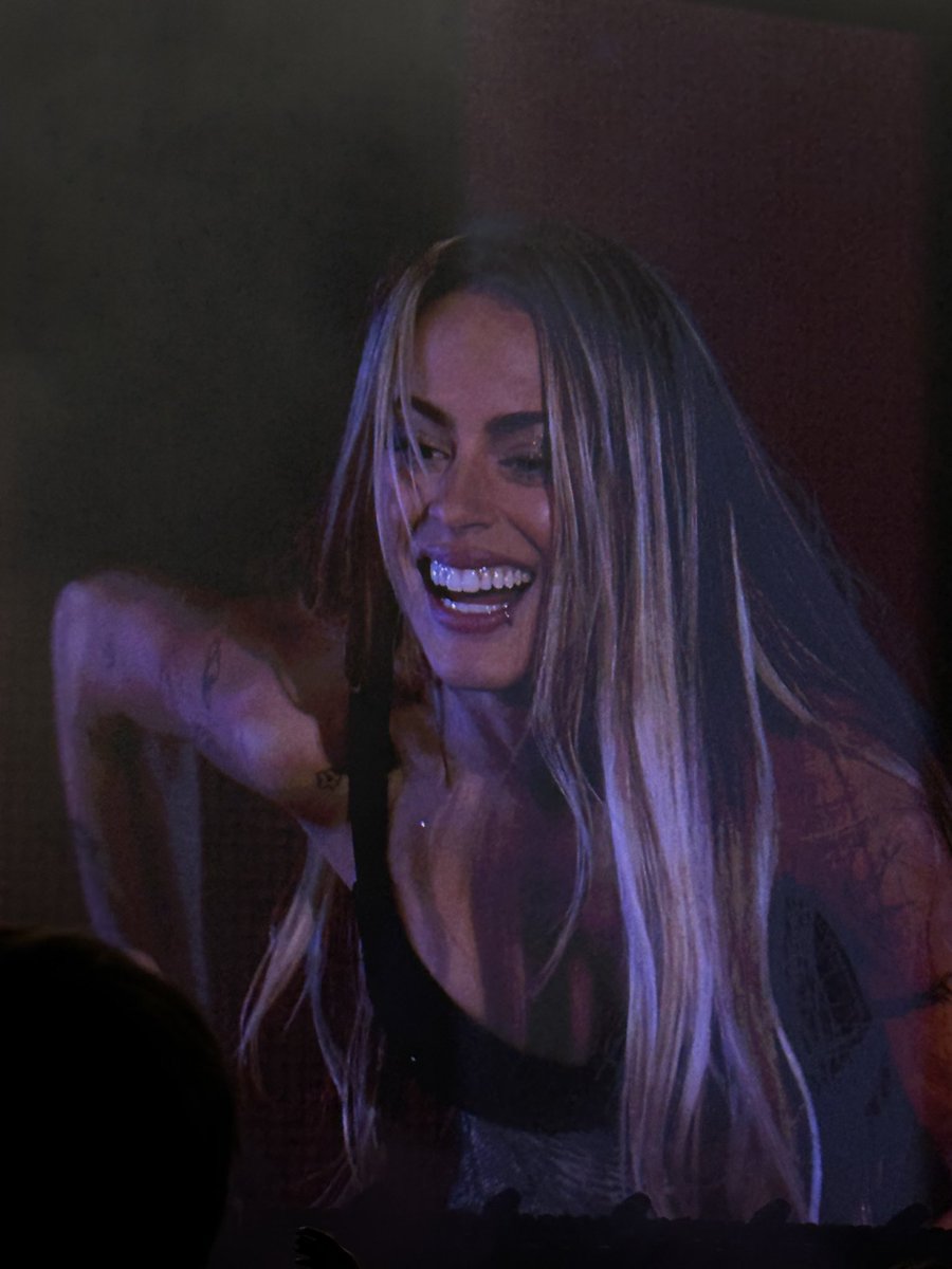 ro vio a shawn🧨🛸 tweet media