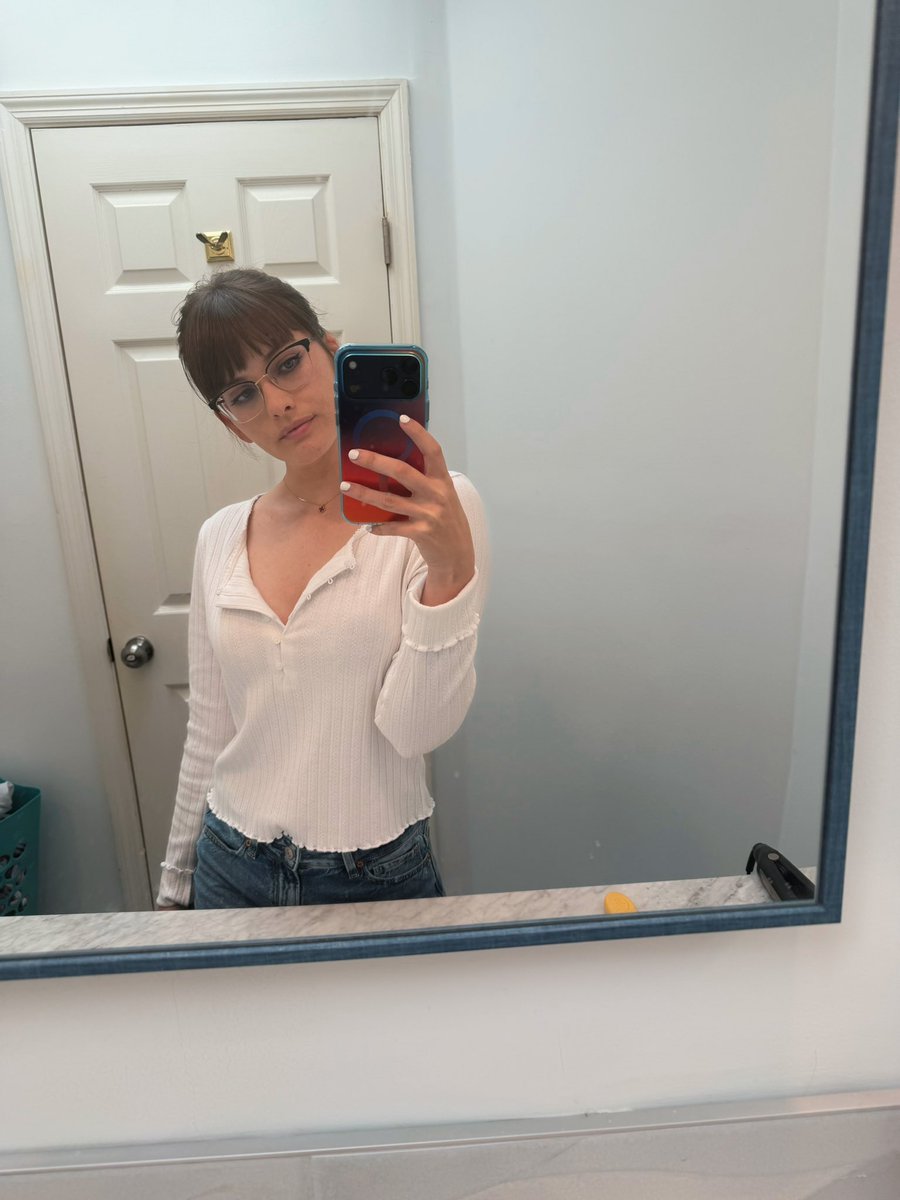 Haesicks tweet media