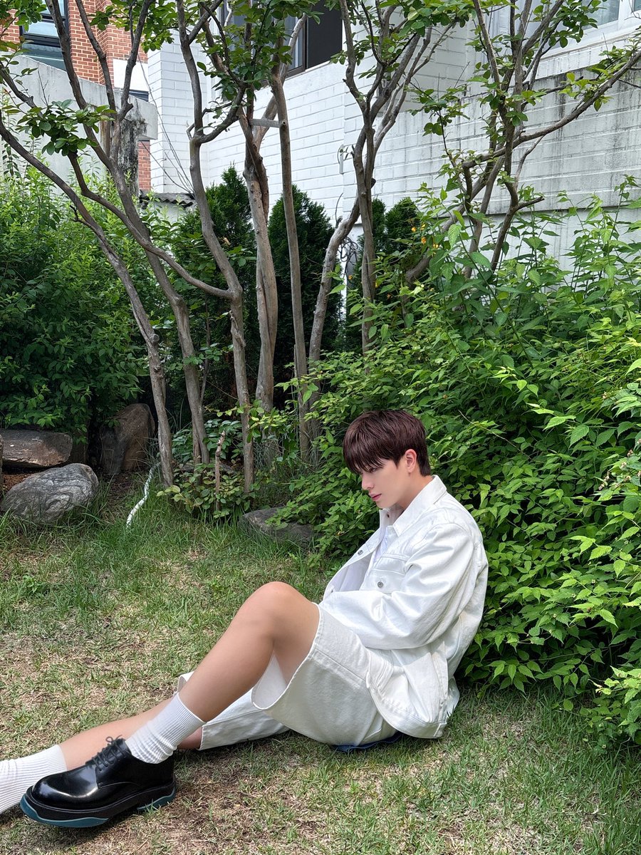 육성재(YOOK SUNGJAE) tweet media