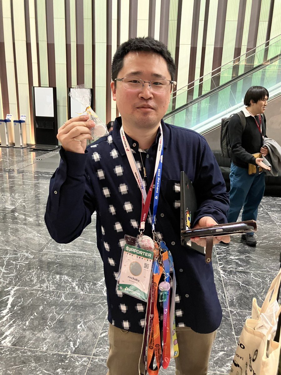 DirectType's tweet photo. 本日も #PHPerkaigi 出展してます!!
早速午前中、1等のAirTagが出ました👏
各賞複数用意してるのでまだまだ景品ありますよ✨
ぜひお立ち寄りくださいー!!
#directtype #phqerkaigi2026 https://t.co/hKp3ZBFv7c