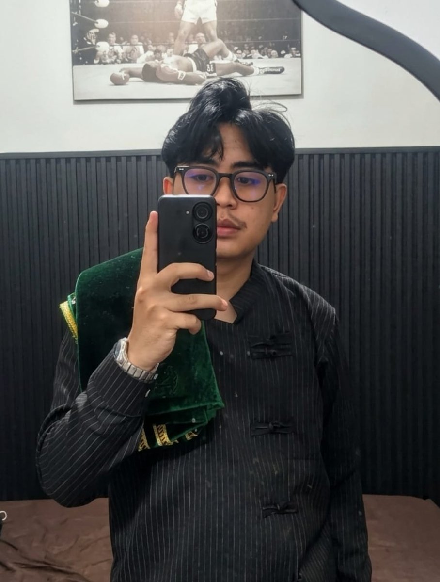 𝐆𝐚𝐥 tweet media