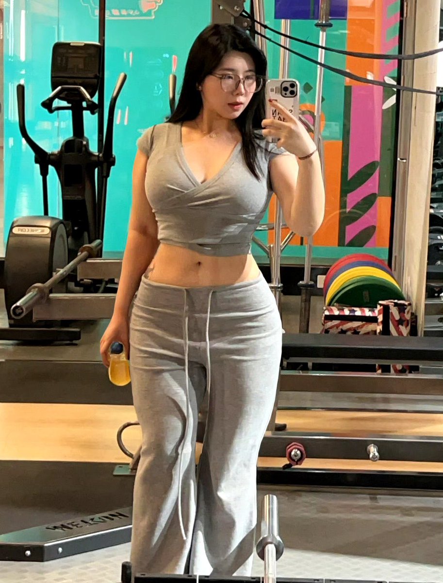 性瘾姨姨 tweet media