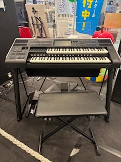 JEUGIA180302's tweet image. 十字屋イオンモール久御山店に話題の新製品YAMAHAエレクトーン「STAGEA ELS-03X」が入荷致しました🪗
試弾できますのでお近くのスタッフまでお知らせください😊
明日3/22(日)13:00～/15:00～ヤマハデモンストレーターによる【ELS03X】デモンストレーションを開催いたします
#STAGEA ELS-03X