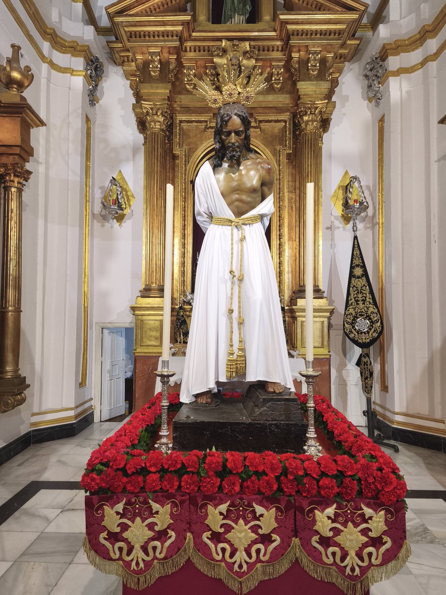 El Señor de la Humillación ya se encuentra entronizado para el Vía Crucis de mañana (19:30 horas).

Antes, tendrá lugar su Solemne Besapié (16:00 - 19:00 horas).

#CofradíasMLG