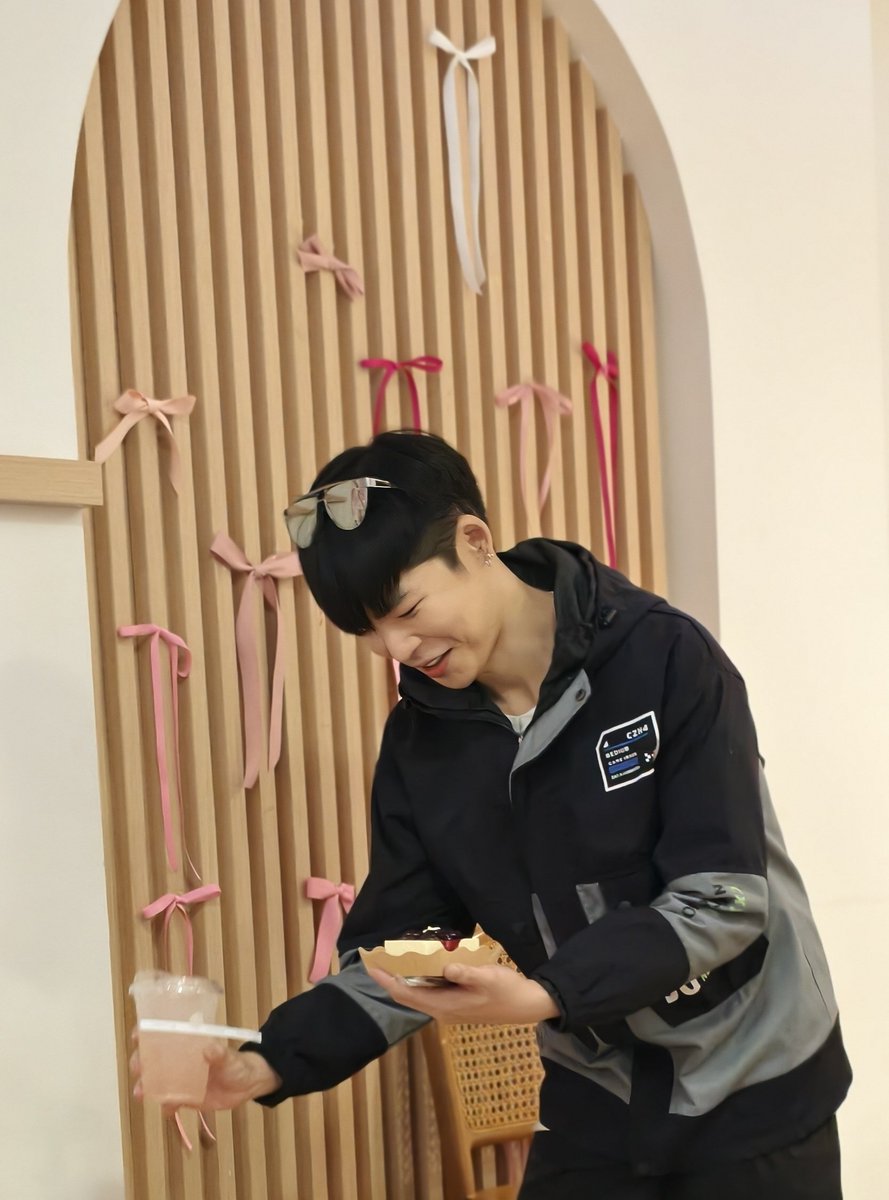 AL💙💛 tweet media