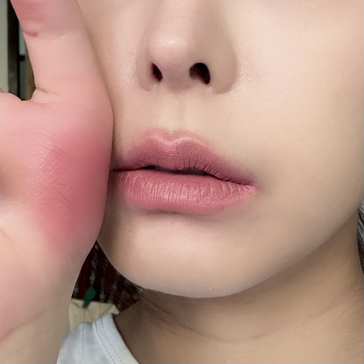 อมกกก สีสวยจริงละเพิ่งรู้เป็นpantone mocha mousse+dusty rose นัวชห เป็นอีกสีที่ผู้ดีมาก กราบคนคิดสีนี้ ทาทุกวันอ่ะ555555555