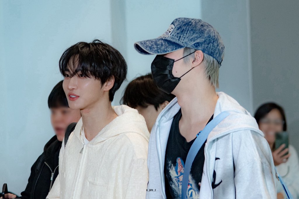 260321 화기애애즈🩵

#에이티즈 #ATEEZ 
#성화　#SEONGHWA
#민기　#MINGI