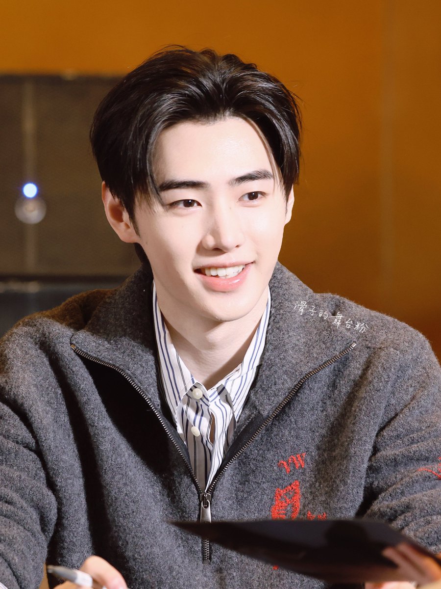 ❄️얼음별 tweet media