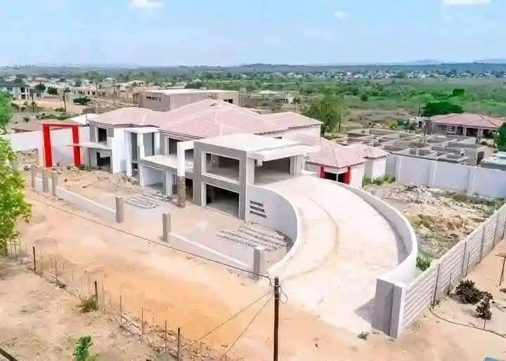 Savheya veFashion tweet media