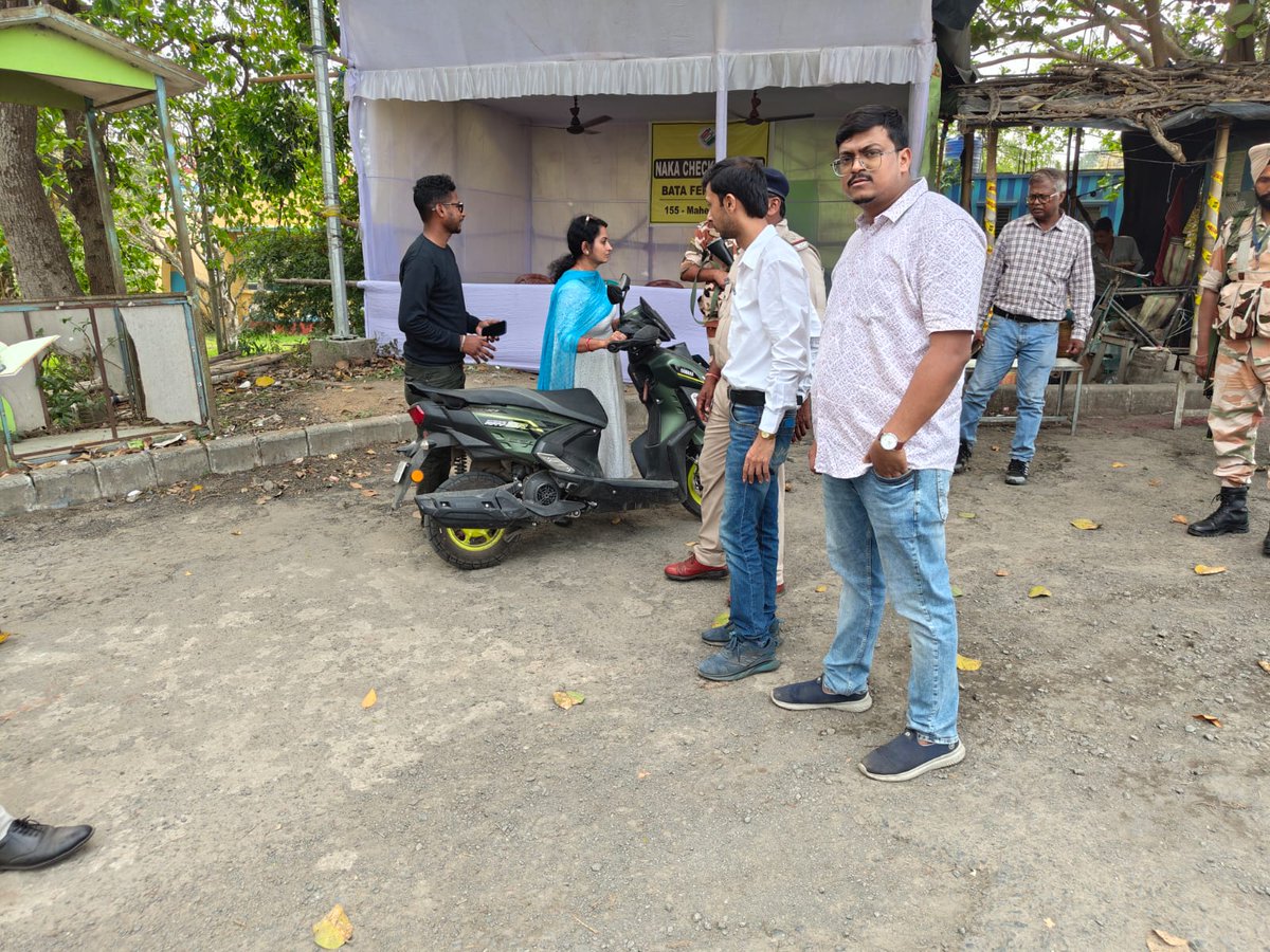 CEOWestBengal's tweet image. ECI Observer visiting the SST at Naka at 155 Maheshtala AC of South 24 Parganas district of West Bengal.
#WBLA #CBM #SST 
@ECISVEEP
@SpokespersonECI
@PIBKolkata
@airnews_kolkata