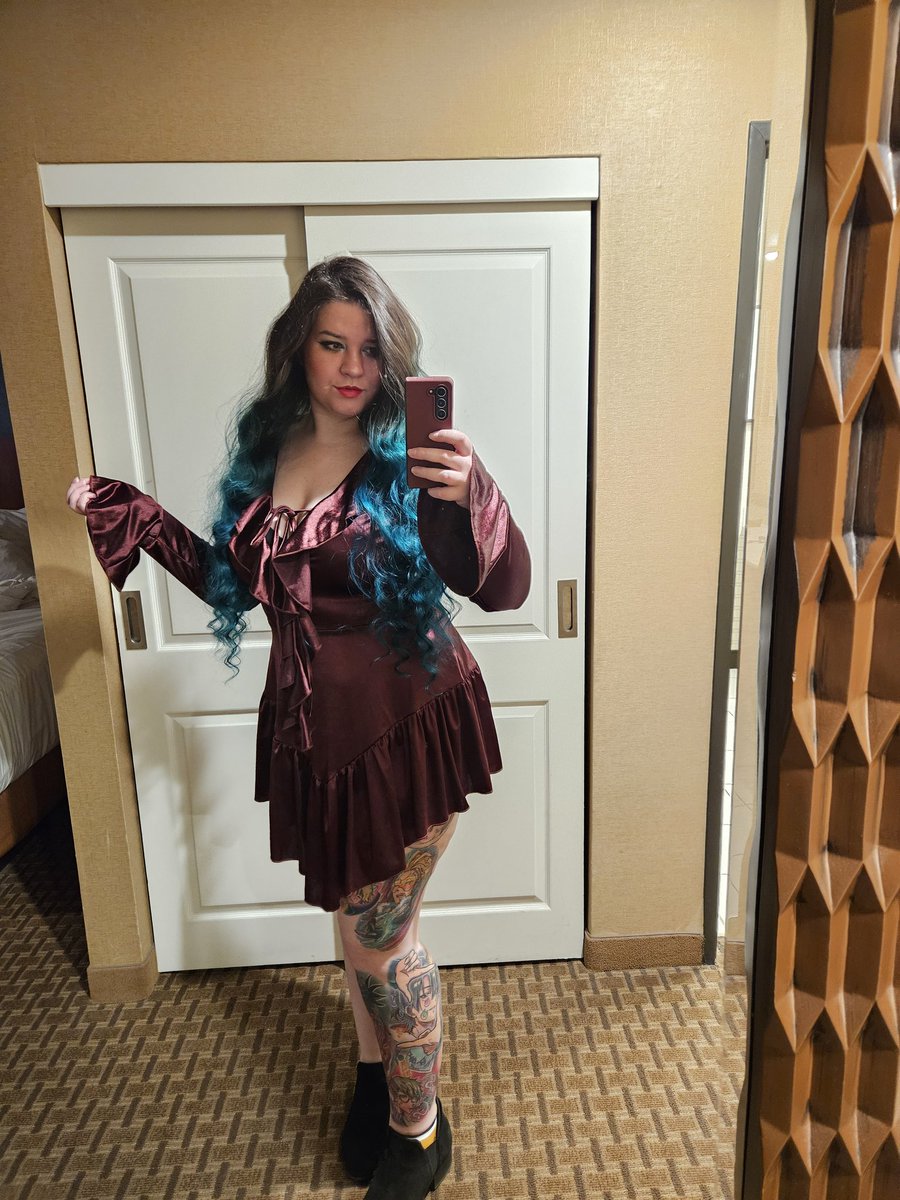13reezee's tweet photo. Who else is in Vegas? https://t.co/ovuEqTl8C6