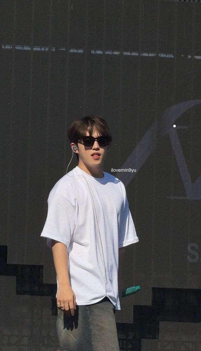 scoupshot's tweet photo. scoups for soundcheck today 🤍 https://t.co/QvKMLK9f48