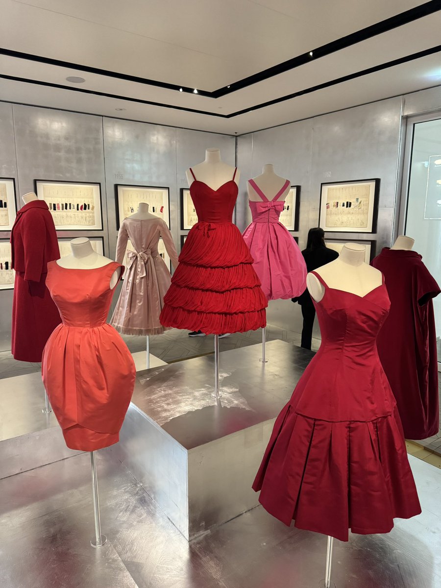 𝑘𝑎𝑟𝑜𝑙 🦢 tweet media