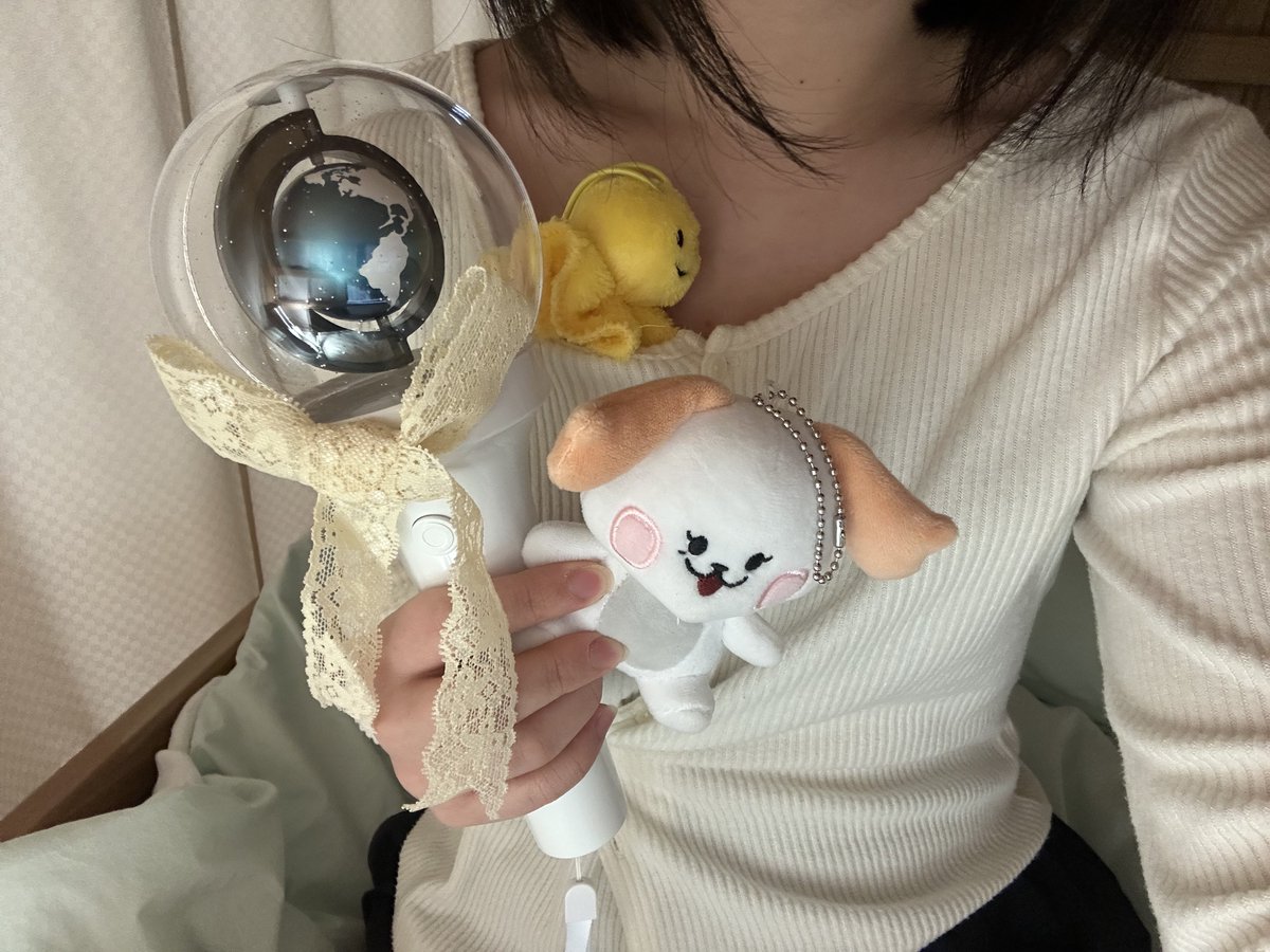 yea0n_109's tweet photo. 7살 생일 축하해요 다들🌼👀
케이크도 먹고 방구석 투문로그도 찍고 즐거운 하루다😋#OOTOMOOND_BDAY #어스스아일랜드 #USs_ISLAND https://t.co/kAGDpFkWGY