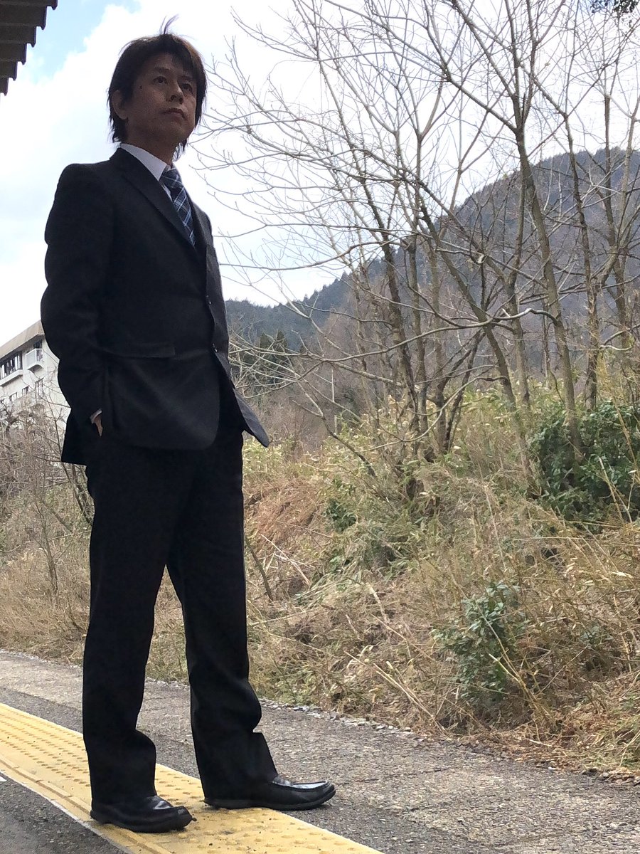 ひさびさのスーツ。