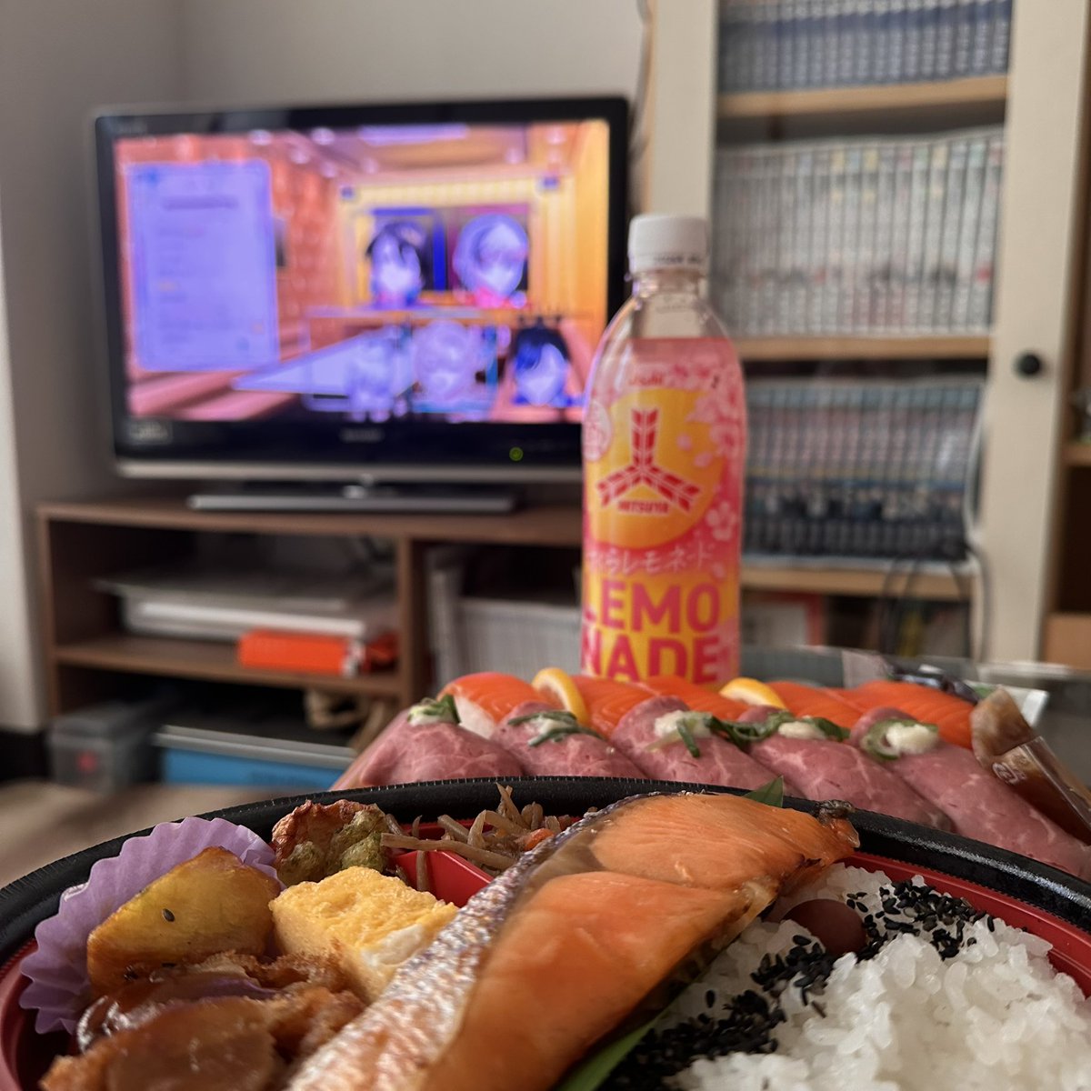 densetsu0516's tweet photo. 夜勤頑張ったから、
次の夜勤まで腹ごしらえ🫶
いやぁ、まじで、カラオケ配信は
最高の何者でもないんよね〜😉
\ぜーったーいっなってやる/
セトリも合いの手も天才か!!!
#伝説兄弟
#LYAN
#みつばちざいばつ
https://t.co/AWaZtJ9V0P https://t.co/9MV4k69bD5