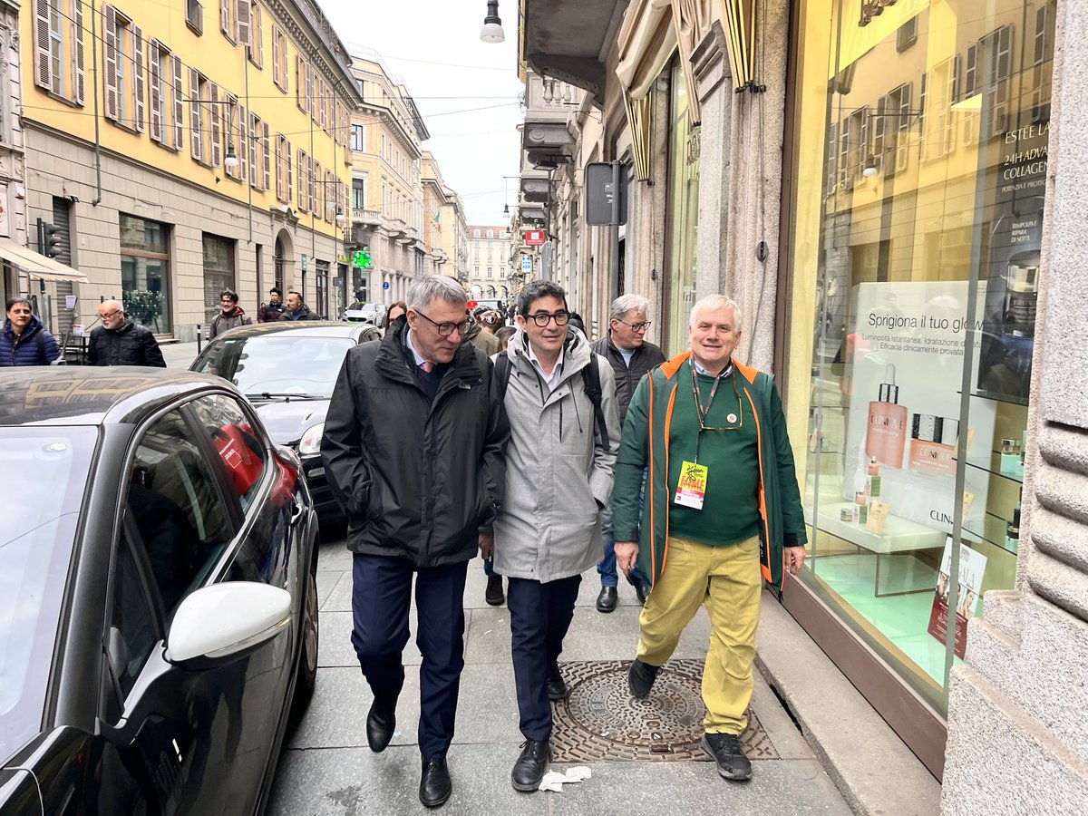 NFratoianni's tweet image. A #Torino con migliaia di persone, ragazzi e ragazze per un impegno rinnovato contro le #mafie.
L’Italia non può tollerare nessuna ambiguità  o collusione nelle Istituzioni con la criminalità organizzata.