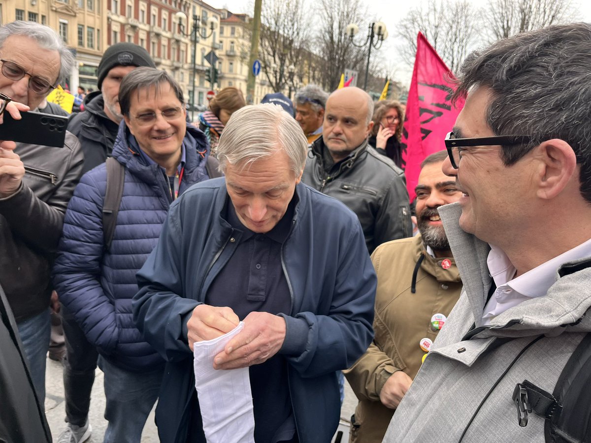 NFratoianni's tweet image. A #Torino con migliaia di persone, ragazzi e ragazze per un impegno rinnovato contro le #mafie.
L’Italia non può tollerare nessuna ambiguità  o collusione nelle Istituzioni con la criminalità organizzata.